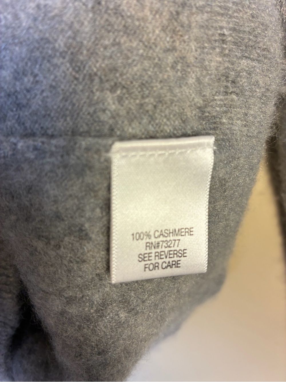 Apt. 9 100% Cashmere V Neck Argyle Pullover Sweater - Picture 9 of 11